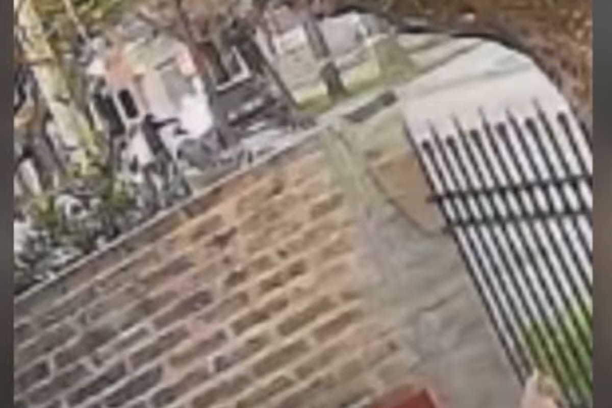 El momento exacto en el que la mujer es asesinada