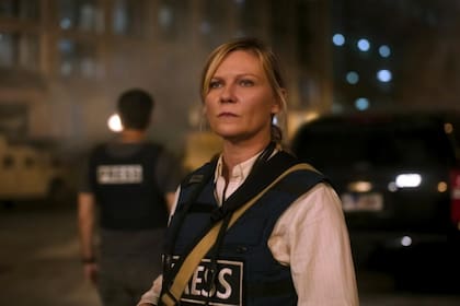El momento “extremadamente aterrador” de Kirsten Dunst mientras filmaba en Hungría: su hijo menor tuvo un problema de salud