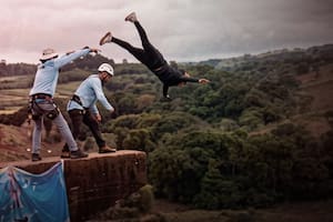 Qué se sabe de la tragedia en Brasil donde una joven de 21 años murió tras un salto de bungee jumping
