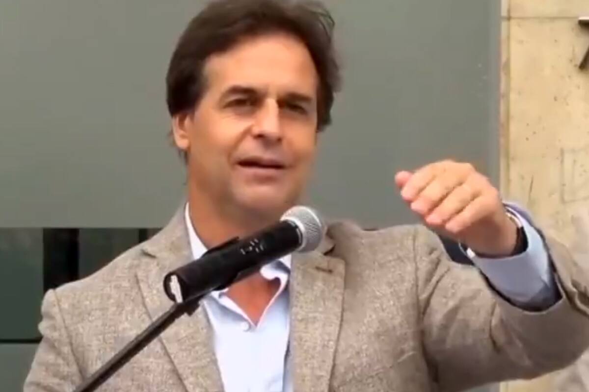 El momento incómodo de Lacalle Pou en una ciudad fronteriza con la Argentina: “Defendemos a los que no hacen paro”