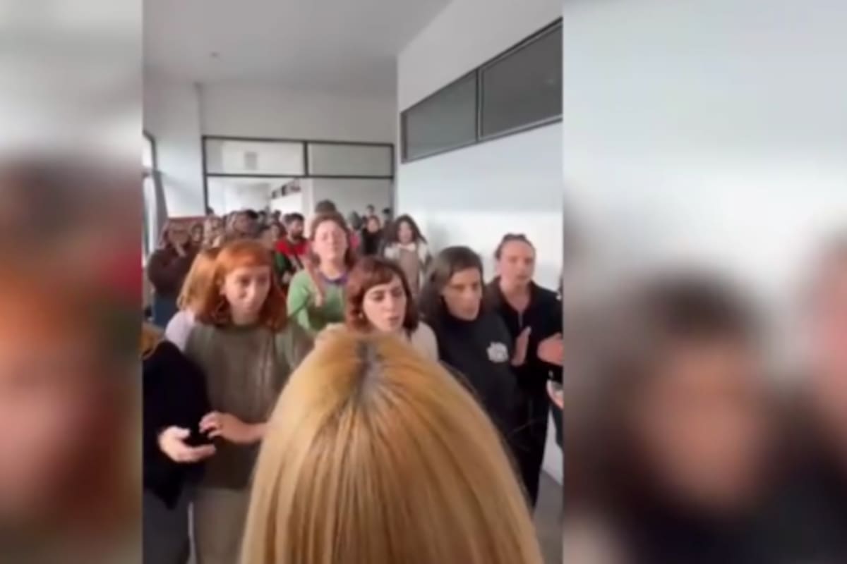 El momento previo a las golpizas. Captura: redes