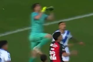 La dura lesión de Emanuel Mammana tras un golpe en el partido ante Newell’s