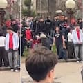 Se juntaron a “farmear aura” y los atacaron a piedrazos