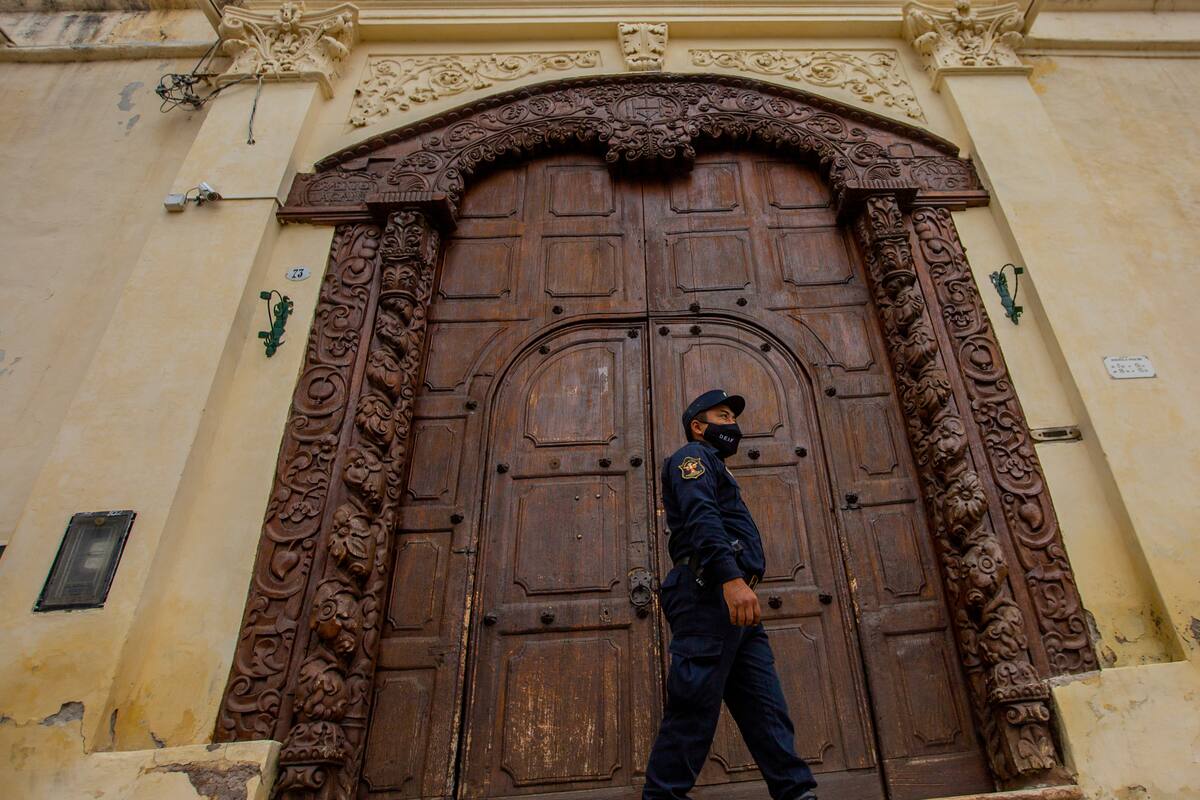 El monasterio San Bernardo tiene ahora custodia policial designada por la Justicia