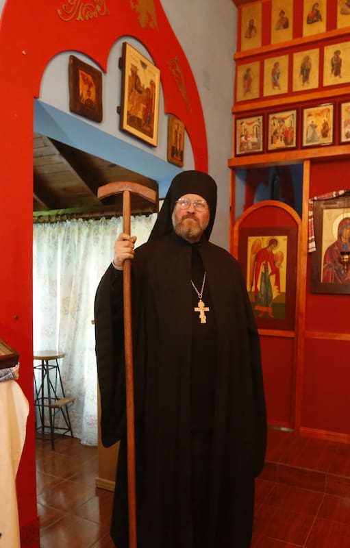 El monje Dionisio en el monasterio