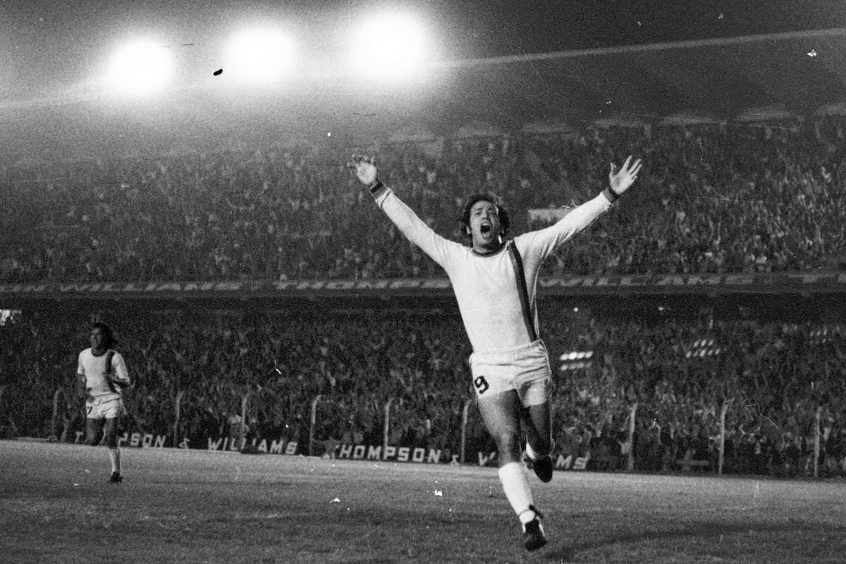 El Mono Alfredo Obberti y un grito de gol con Newell's, en 1974