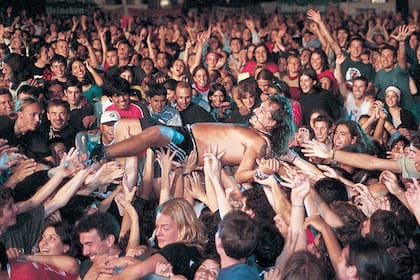 El Mono de Kapanga en la primera edición de Cosquín Rock, en febrero de 2001