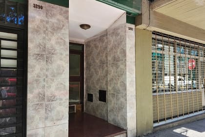 El monoambiente de este edificio cuenta con living-comedor integrado, cocina y baño completo