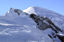Dos argentinos cayeron mientras escalaban en una de las montañas más altas de Europa: uno murió y otro permanece internado