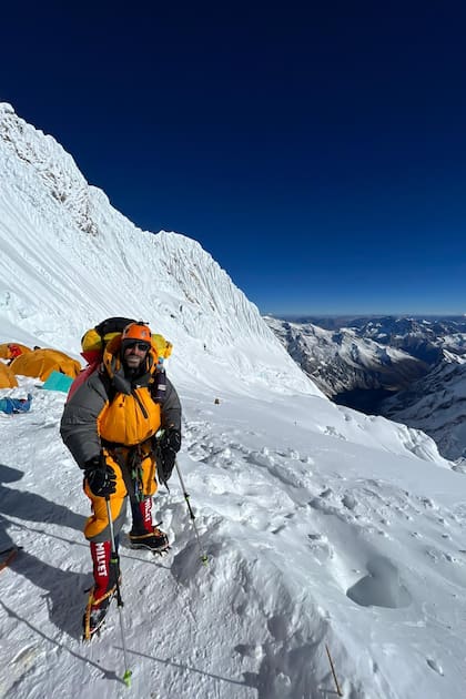 El montañista Pablo Bravo intentó hacer cumbre en el monte Manaslu, una de las 14 montañas más altas del mundo