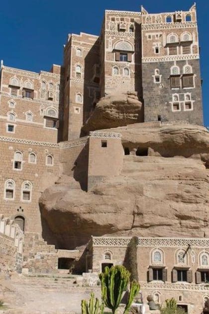 El monumental palacio de Dar-al-Hajar