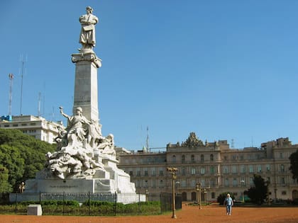 El Monumento a Colón estuvo por décadas en el lugar donde fue inaugurado, en el Parque Colón