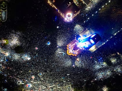 El Monumento a la Bandera en Rosario colmado de hinchas