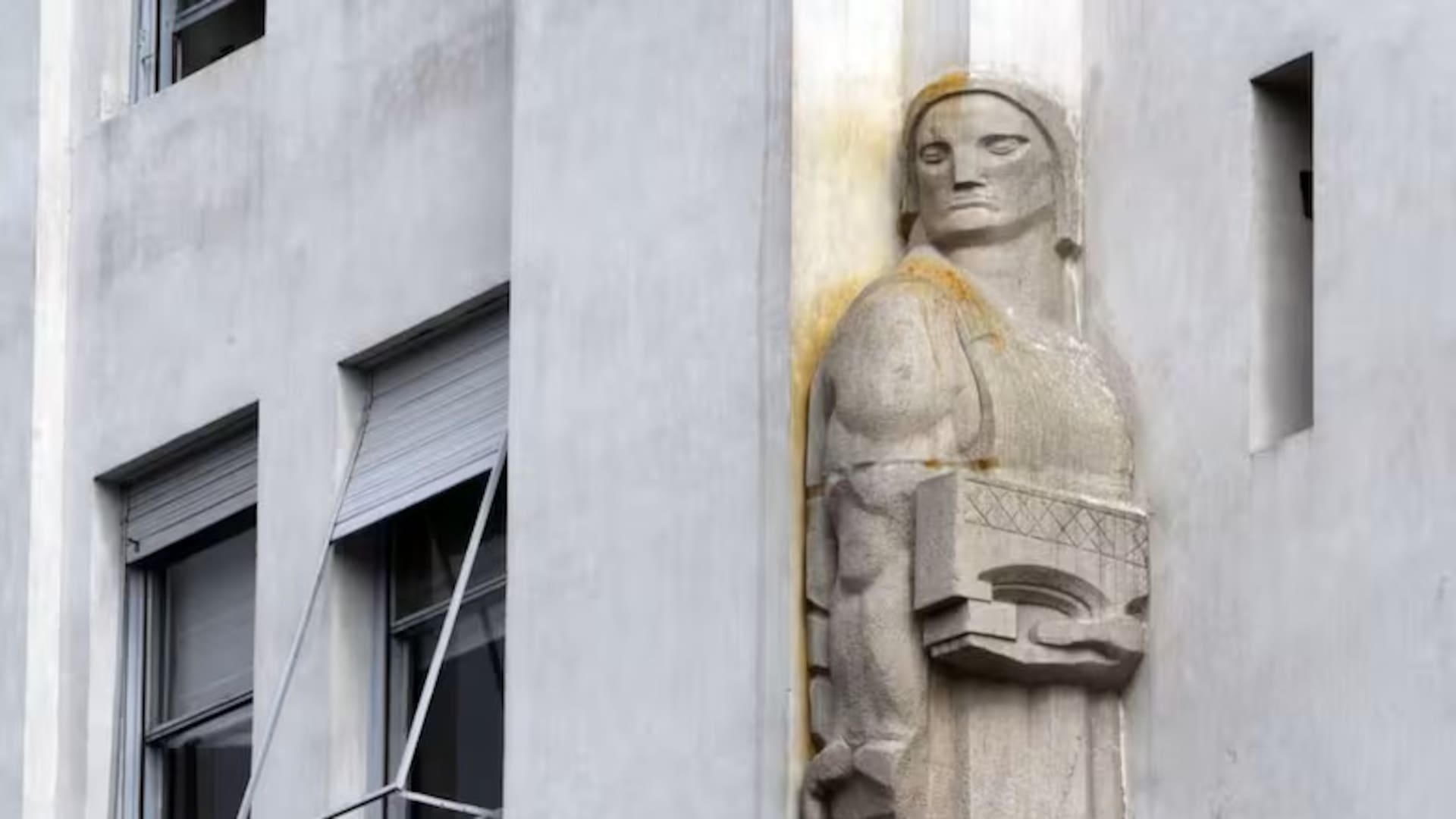 El "monumento a la coima", obra del escultor Troiano Troiani