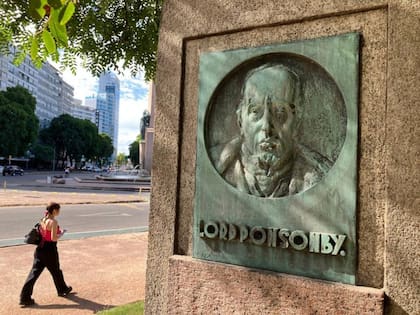 El monumento a Lord Ponsonby en Montevideo está en la calle que lleva su nombre y a metros del Obelisco a los Constituyentes de 1830