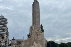 Tras 9 años de obras y pausas, reinauguran el Monumento a la Bandera con una celebración multitudinaria