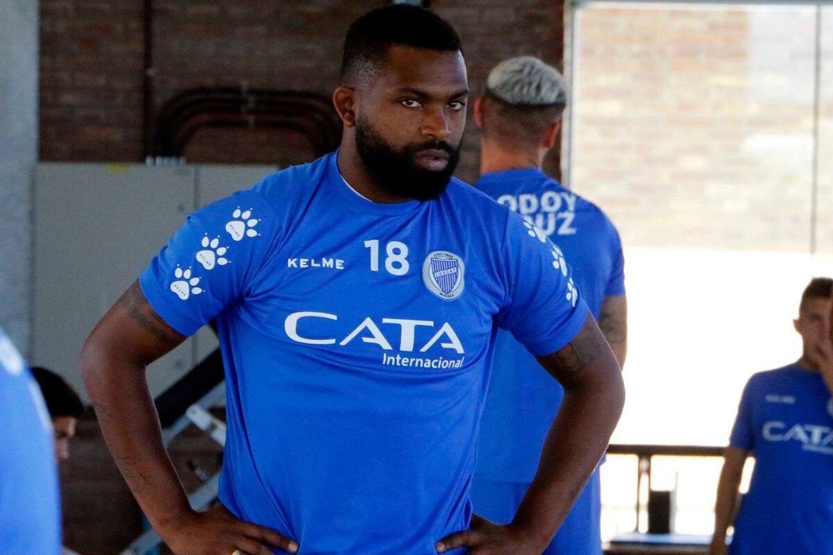 El Morro García, esta mañana, en Mendoza, cuando lo esperaban en Racing