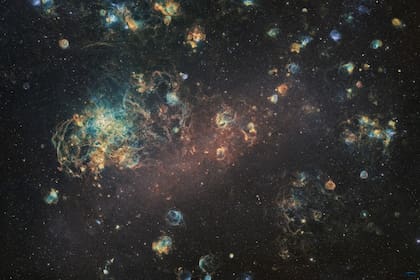 El mosaico final fue compuesto por 4000 imágenes capturadas por el observatorio privado desde el norte de Chile entre julio de 2017 y enero de 2019