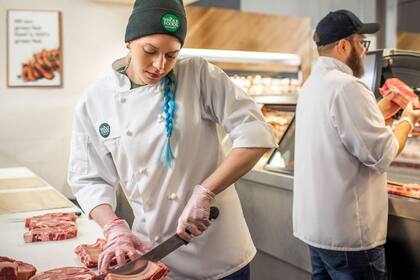 El mostrador de carne tendrá una selección especial de Adams Ranch Natural Beef