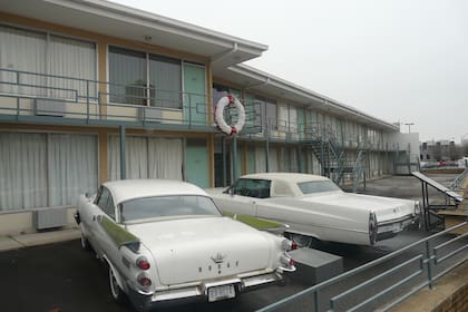 Frente del motel Lorraine, imagen tomada el 24 de febrero de 2018 en Memphis, Estados Unidos. Caía la tarde cuando Martin Luther King se asomó al balcón del motel, uno de los pocos que acogía a negros. Eran las 18:01 de 4 de abril de 1968, una sola bala y una hora después estaba muerto