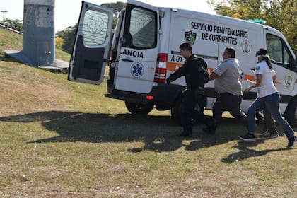 El motín en una cárcel de Corrientes dejó un muerto y 14 heridos que fueron trasladados al Hospital Escuela