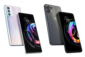 El Moto Edge 20 Pro y el Moto Edge 20 Lite; ambos comparten la pantalla OLED de 6,7 pulgadas y el sensor principal de 108 megapixeles