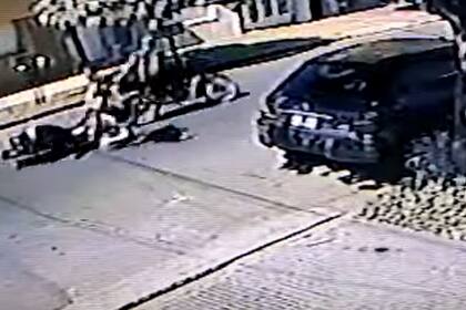 El motochorro arrastró a la mujer por la calle