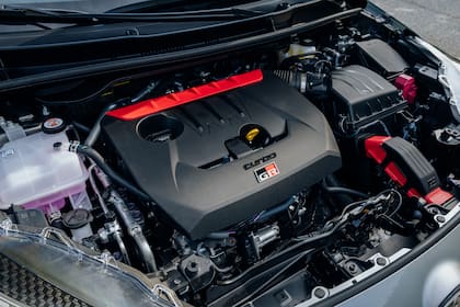 El motor turboalimentado 1.6 entrega 300 CV y 400 Nm de torque