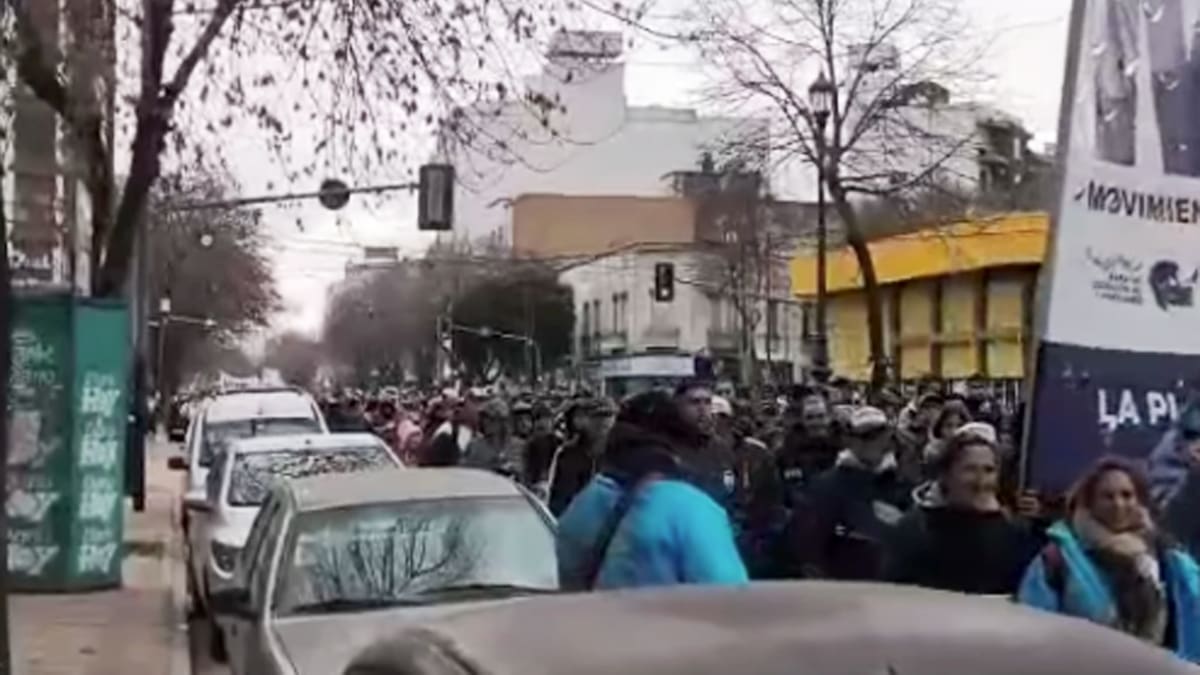 La organización social que fundó Grabois protestó contra el gobierno de Kicillof por la política alimentaria