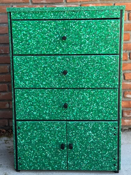 El mueble creado con plástico de Josefina
