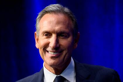 El multimillonario Howard Schultz anuncia que está "considerando seriamente" presentarse como candidato independiente centrista a las elecciones de 2020