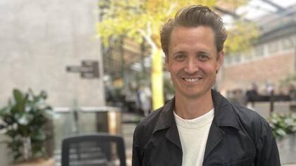 El multimillonario Niklas Adelberth dice que no le interesan los yates ni los aviones privados