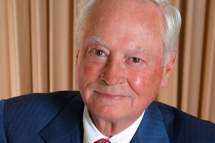 El multimillonario tenía 91 años y dejó el 97 por ciento de su herencia monetaria a la fundación filontrópica que él mismo presidía