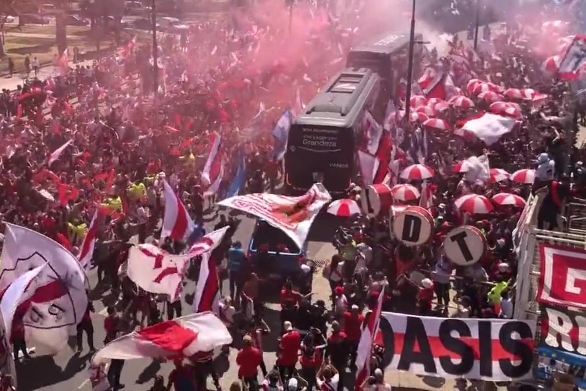 El multitudinario banderazo de River para alentar a sus jugadores antes del Superclásico ante Boca