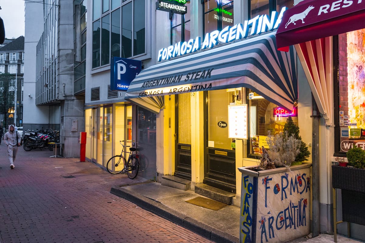 El mundo todavía asocia a la cocina argentina, casi exclusivamente, con la carne