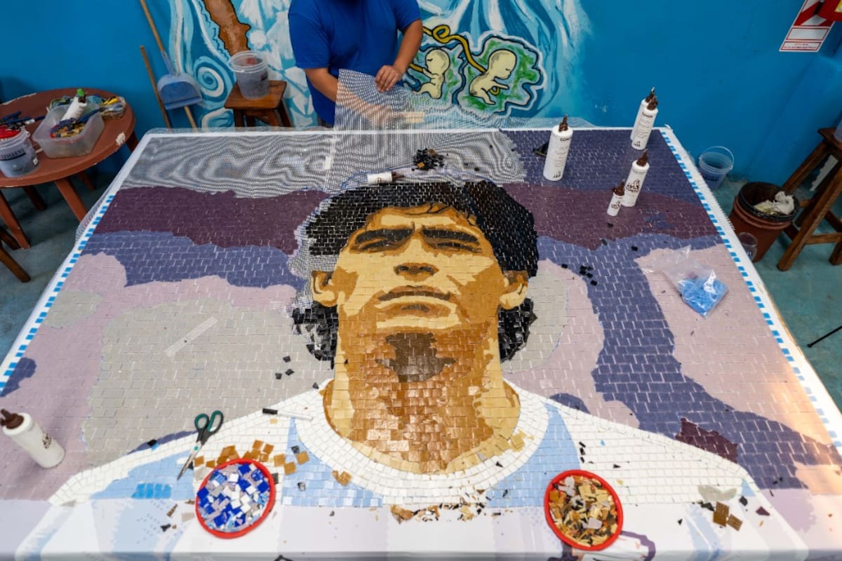 El mural con la imagen de Diego Maradona. Crédito: Prensa Edesur