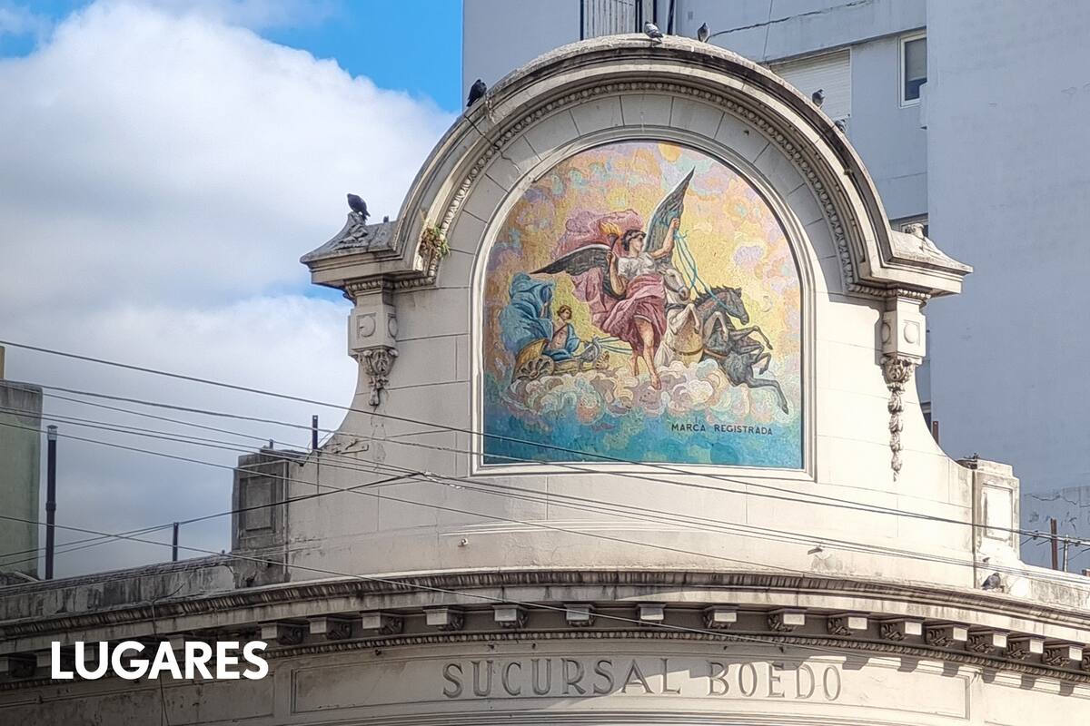 El mural del carro con una figura alada hacía las veces de "logotipo" de la Casa Dell'Acqua.
