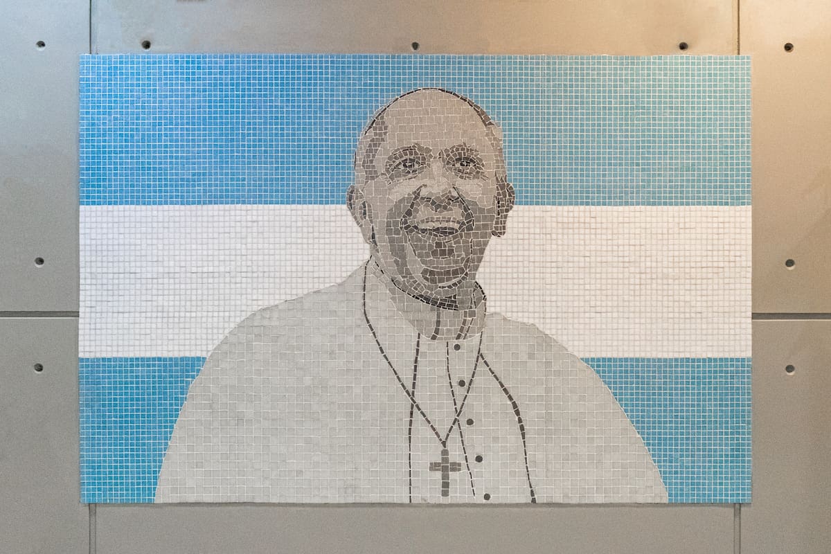 El mural de la artista Nora Iniesta en honor al papa Francisco