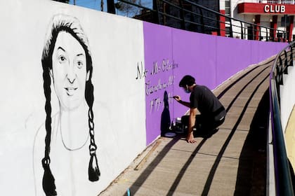 El Mural “No Me Olviden” estará en el túnel de la calle Paso, en Tigre Centro, y será inaugurado este 27 de mayo en el marco del "Día Municipal de la Prevención de la Violencia en el Noviazgo" y en coincidencia con el 25° aniversario del femicidio de Carolina Aló