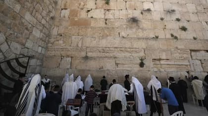 El Muro de los Lamentos es uno de los sitios más sagrados para el judaísmo