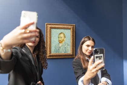El Musée dʼOrsay expone obras de Vincent van Gogh y de otros varios impresionistas.