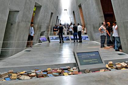 Una de las pautas básicas en el diseño del museo fue crear una ruta para los visitantes: una narrativa que posea inicio, mitad y fin