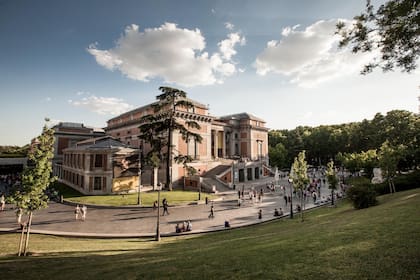En España, por 36 euros se puede comprar una tarjeta anual que permite acceder a museos estatales como el Museo del Prado