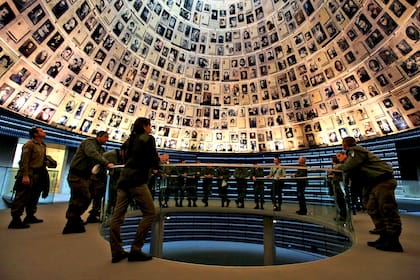 La Sala de los Nombres en Yad Vashem es el monumento dedicado a cada uno de los judíos que pereció en el Holocausto