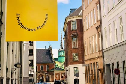 El museo tiene ochos salas y tiene un mapa con el ranking de la felicidad