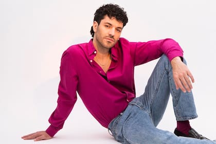 El músico cordobés atraviesa la cuarentena entre los toques finales de su próximo disco y la experiencia de la paternidad a tiempo completo