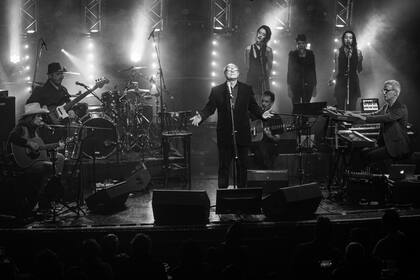 El músico Emilio del Guercio en El poeta, canciones en español