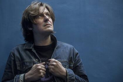 El músico español acaba de editar un nuevo disco, Violética, y de paso por Buenos Aires habló sobre sus bases musicales y filosóficas