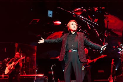 El músico español celebra sus 60 años de carrera