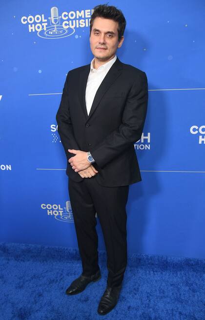 El músico John Mayer también dijo presente en el evento a beneficio de una fundación que investiga un tratamiento para la esclerodemia, una enfermedad que afecta mayormente a las mujeres y provoca un endurecimiento y estiramiento crónicos de la piel y los tejidos conectivos